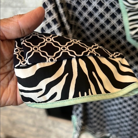 Dana Buchman Dark Navy and White V Neckline Long Sleeve Tunic Blouse size 6 - Picture 5 of 9